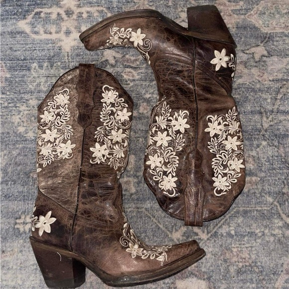 Size 7 1/2 Cowgirl Boots - Picture 1 of 1